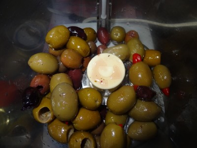 Mixed olives for tapenade